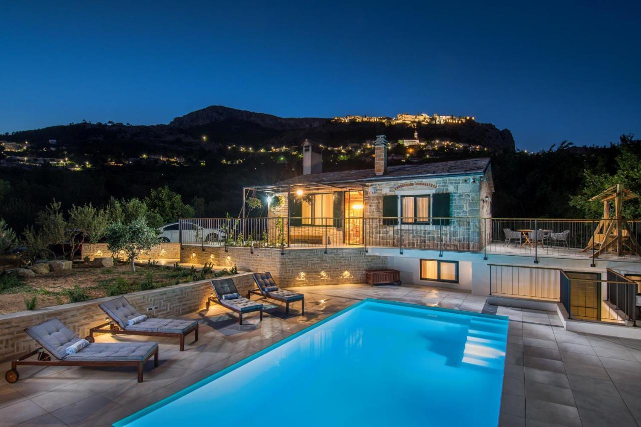 Villa Manda Korina Klis Buitenkant foto