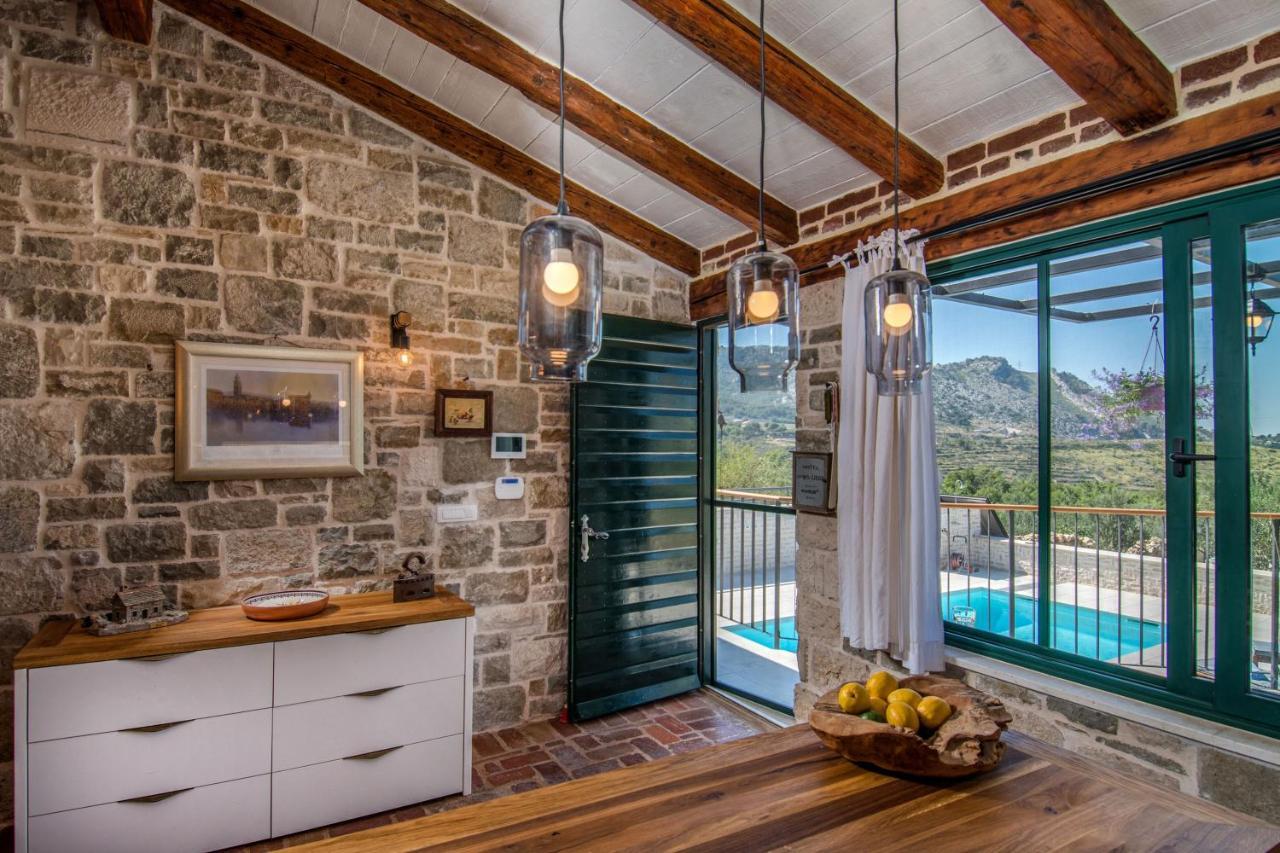 Villa Manda Korina Klis Buitenkant foto