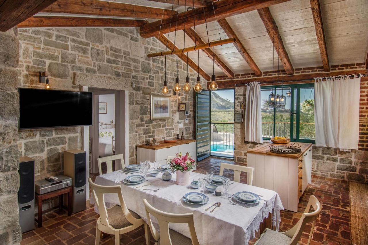 Villa Manda Korina Klis Buitenkant foto