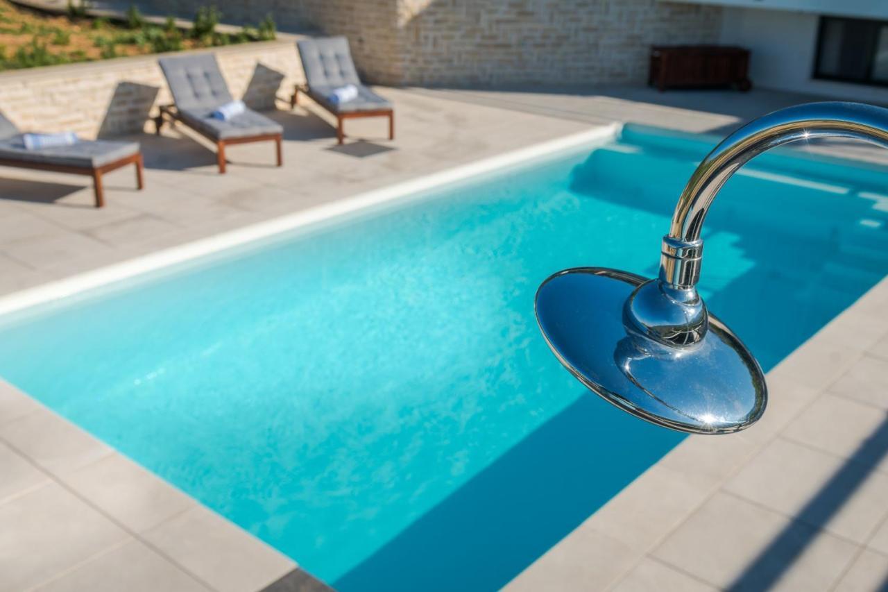 Villa Manda Korina Klis Buitenkant foto