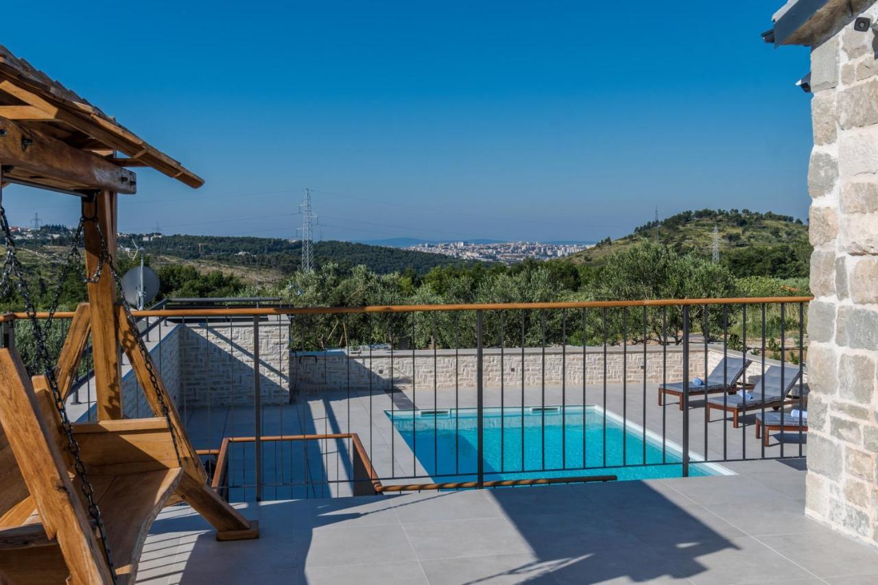 Villa Manda Korina Klis Buitenkant foto